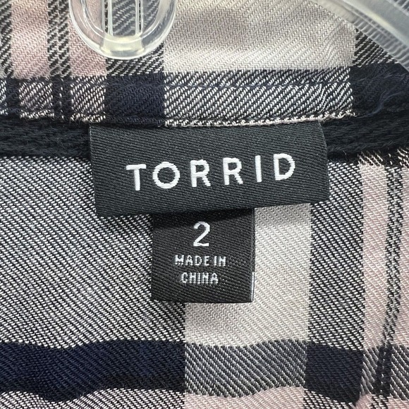 Torrid Womens Flannel Camp Shirt 2XL Black Pink Plaid Button Up Flap Pocket - Picture 2 of 9